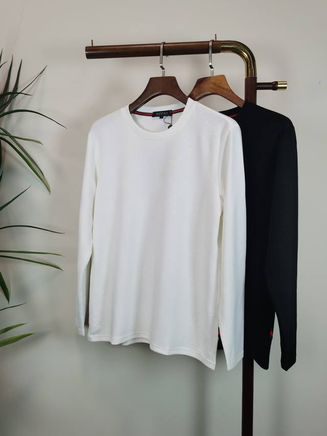 Gucci 古驰 独家专供新品 男士高领长袖T恤 采用全棉面料 柔软细腻 男人的衣柜都少不了基础打底衫 随时随地都可以拿来搭配各种服饰 满足您日常生活需求 ，衣