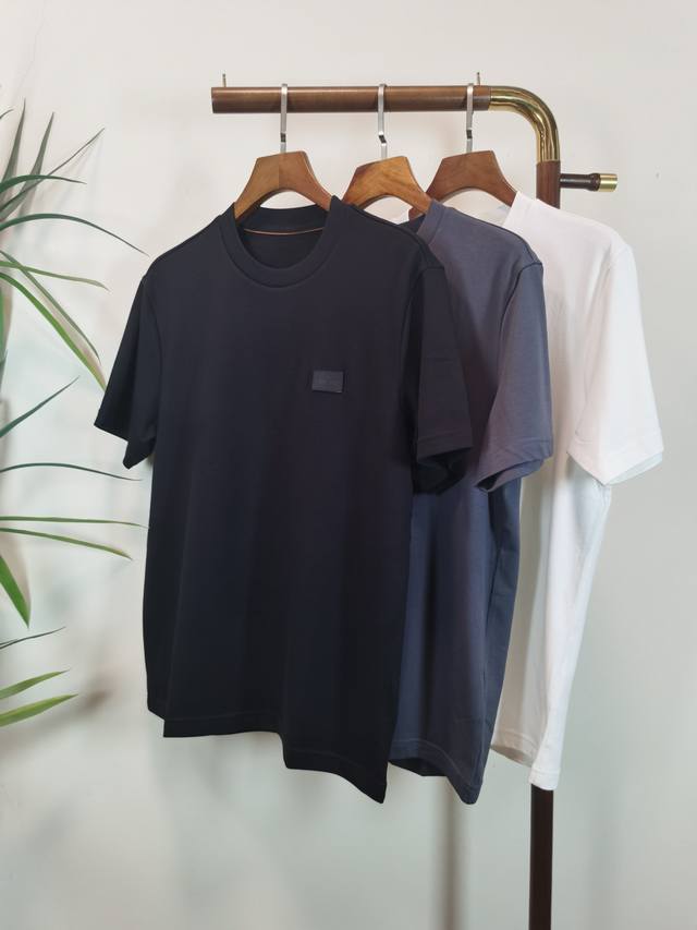 布鲁缇 Berluti 2025新款 圆领 短袖 T恤 高端版本！专柜定制面料 透气舒适度高，细节无可挑剔，品牌元素设计理念，体现高品质。手感细腻柔软！呈现休闲