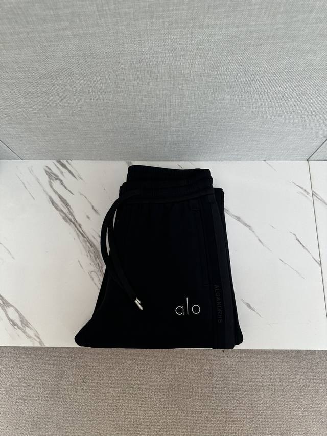 Alo 2025秋冬亚洲专柜系列最新款！高端狠货 高端订制修身商务休闲裤 原版五金 日常商务休闲都完全适用的款，上身效果超正，立体修身提臀，腿部线条完全得到彰显