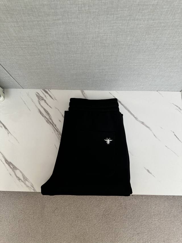 Dior 2025秋冬亚洲专柜系列最新款！高端狠货 高端订制修身商务休闲裤 原版五金 日常商务休闲都完全适用的款，上身效果超正，立体修身提臀，腿部线条完全得到彰