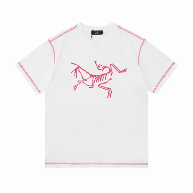 Arc Teryx 2025新款 哈苏撞色走线工艺 印花Logo 男女同款 短袖T 定制300克100％双纱纯棉面料 定染32支双股螺纹 领标吊牌主唛三标齐全