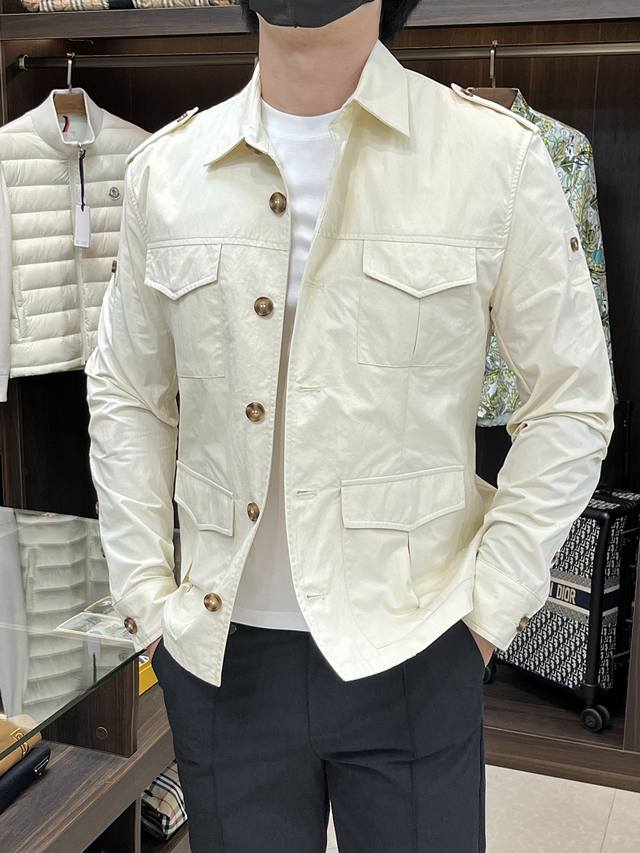 主推 Bc 25秋冬新款无衬里设计薄款狩猎外套，这款精心甄选高品质面料，赋予这款无衬里猎装夹克出色的功能性与百搭性。面料经过特殊处理，轻盈顺滑，非常适合旅行穿搭