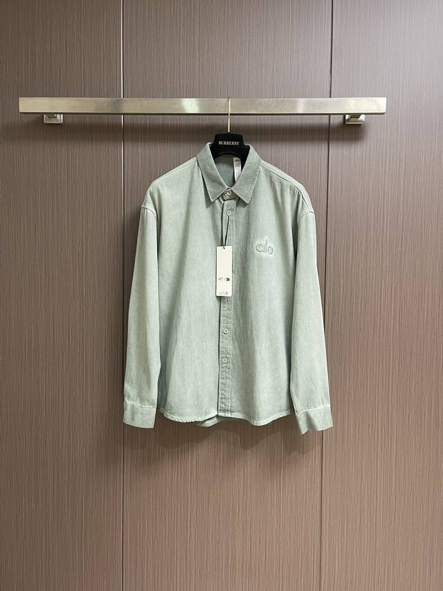 Alo 秋冬Logo标识刺绣休闲纯色长袖衬衫，订制 克纯绵面料，胸前同色Logo刺绣，透气性 舒适性 功能性全部都做到了极致！全部定制全套辅料。尺码：M-Xxl