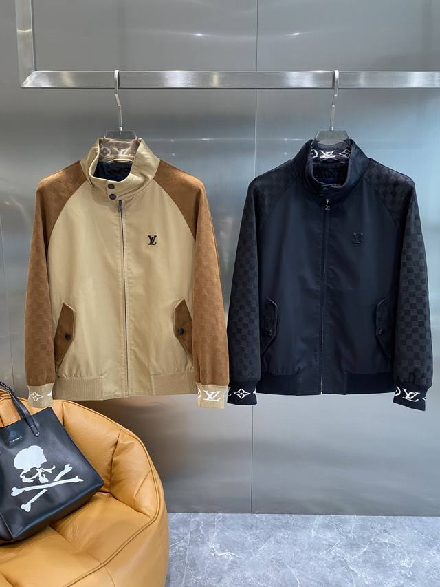 驴家 2025秋季新款夹克外套，秀场新品品相非常完美，舒适保暖，色泽饱满诱人，非常出彩的设计，轻松将时髦感进阶，做工极为考究严谨，走线工整细致！大牌设计师巨作！