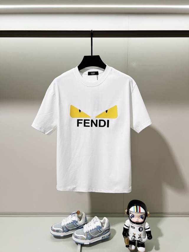 Fendi 芬迪 300克圆领纯棉短袖T恤 厚板立体硅胶小怪兽眼睛字母Logo标识 官方同步 高版本 高品质 时尚个性 百搭潮流 纯原品质 原版面料 吊牌 领标