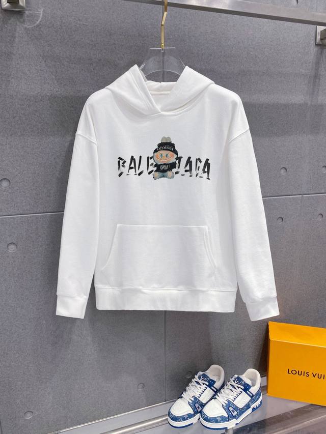 拉布布 官网 新款潮牌字母印花双层重工字母图案不管是T桖还是卫衣都是每年的爆款单品 前幅大面积印花采用大康丽数码印花机直喷 成本极高 经过多次的调试打版图案色差