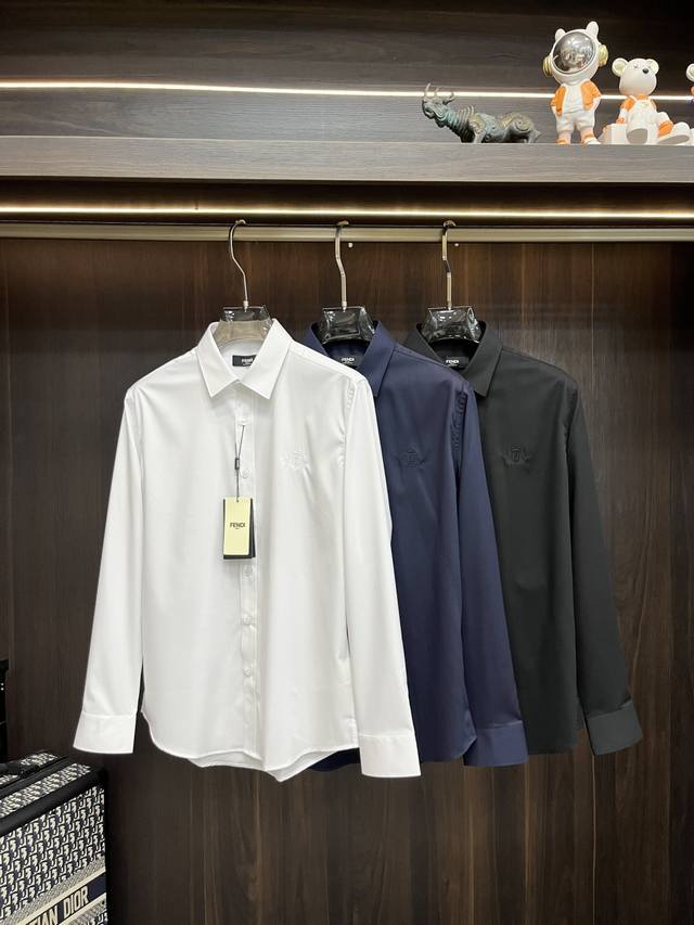 主推 Fendi 2025秋冬新品发布秘芬迪潮品休闲衬衫，定义高端产品 3D立体制版、贴身舒适，欧洲标准环保染色、去除所有重金属、微生物 达到国际标准！ 胸前绣