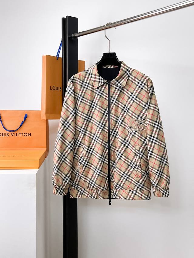 巴宝莉 官网同款，同步发售！2025春季新款男士夹克外套，原单三标齐全高端版本！专柜定制面料 透气舒适度高，细节无可挑剔，品牌元素设计理念，体现高品质。手感细腻