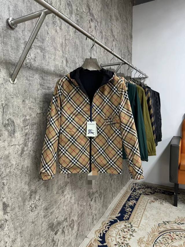 上新 Bbr爆款独家双面穿外套风衣 原版复刻 顶级高品质 切片烧花Logo 经典百搭 黑 橄榄绿 么绿 码数48-56