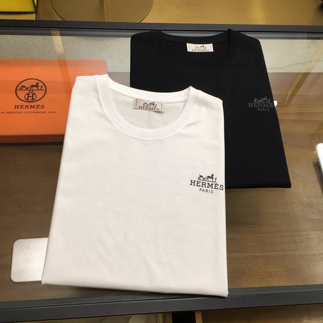 新品 爱士.. 2025夏季新款男士休闲T恤，高级定制纯棉透气面料 透气微弹舒适度极高，细节无可挑剔，顶级辅料配备，原版五金设计理念，手感细腻柔软！上身版型超赞