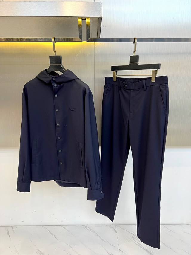 新品套装外套 裤 拆卖 Kiton奇顿、2025秋冬系列套装 以顶级面料与精湛工艺诠释意式优雅，重塑现代绅士的着装艺术。 精选顶级深蓝色面料：采用高支数精纺材质