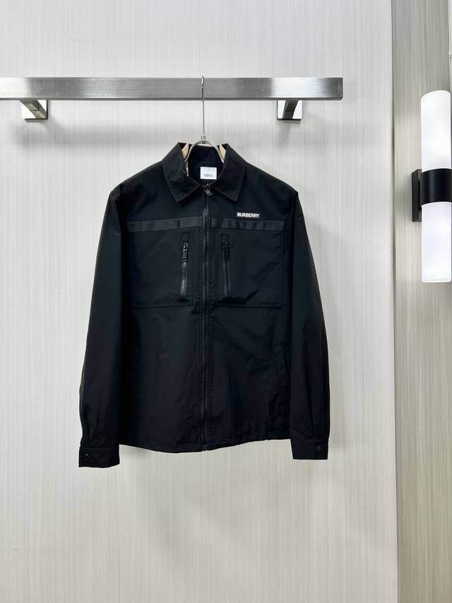 Burberry 巴宝莉 2025秋冬新款男士夹克外套，原单三标齐全高端版本！收纳型连帽专柜定制面料 透气舒适度高，细节无可挑剔，品牌元素设计理念，专业代购级体