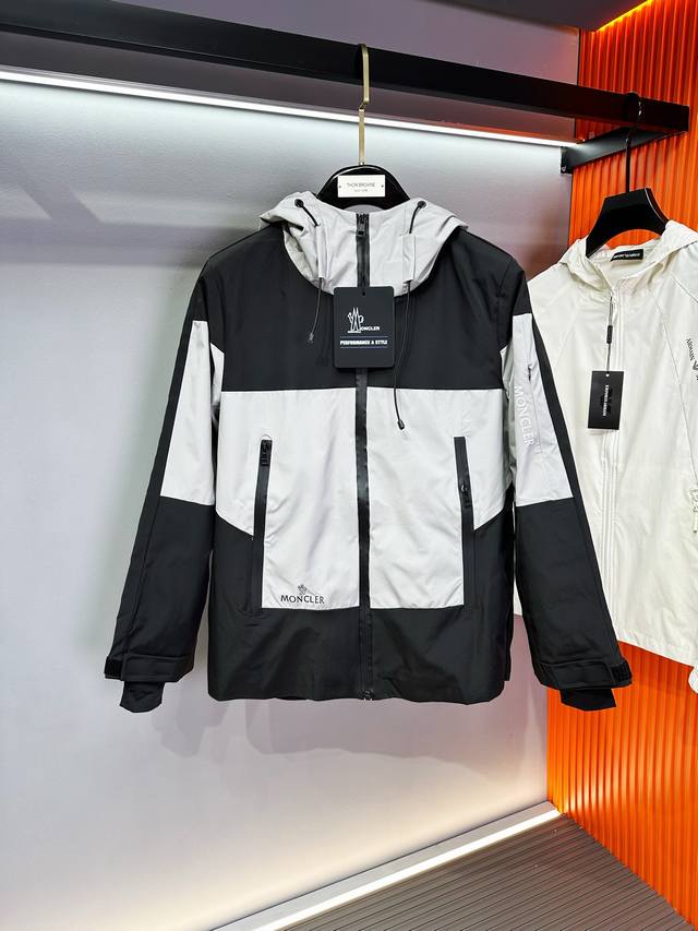 蒙口 顶级版本！2025秋冬新款夹克外套 原版1:1订制五金配件全进口原版定制 欢迎专柜对比 超柔软 超级重工 面料做工杠杠的版型完美 注意面料超舒服 独家款