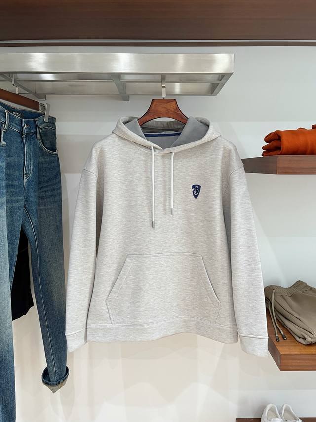 巴宝莉、2025新品卫衣，帅气时尚，简约百搭款。胸前精致刺绣字母Logo，面料棉 不仅挺括，保持潮流的廓形，又穿着舒适，纱织更细腻，码数M-3Xl