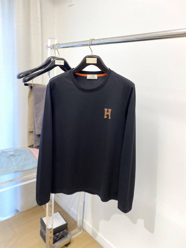 爱马仕、2025最新款长袖，帅气时尚，胸前精致刺绣装饰字母Logo，简约百搭款。面料棉 不仅挺括，保持潮流的廓形，又穿着舒适，纱织更细腻，码数M-3Xl