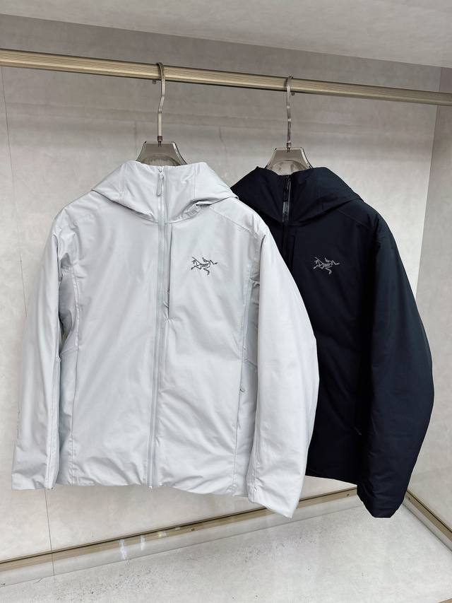 高版本 Arc’Teryx*始祖鸟25Ss新款轻薄硬壳冲锋衣 百搭户外男女同款 采用原厂Gore-Tex科技面料 细节辅料全部同步Gtx材质严密防风！不易脏污，