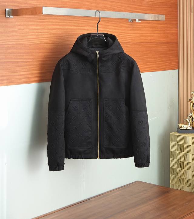 羽绒 2025秋冬新款Lv原版1:1订制五金配件全进口原版定制 欢迎专柜对比 绝对的高品质 采用顶级95白鸭绒 超柔软 充羽量蓬松饱满 超级重工 面料做工杠杠的