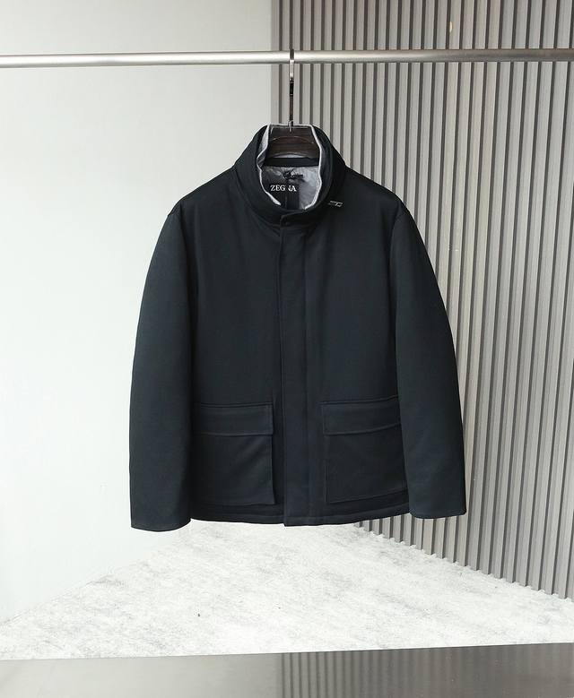 2025秋冬新杰尼亚原版1:1订制五金配件全进口原版定制 欢迎专柜对比 绝对的高品质 采用顶级95白鸭绒 超柔软 充羽量蓬松饱满 超级重工 面料做工杠杠的版型完