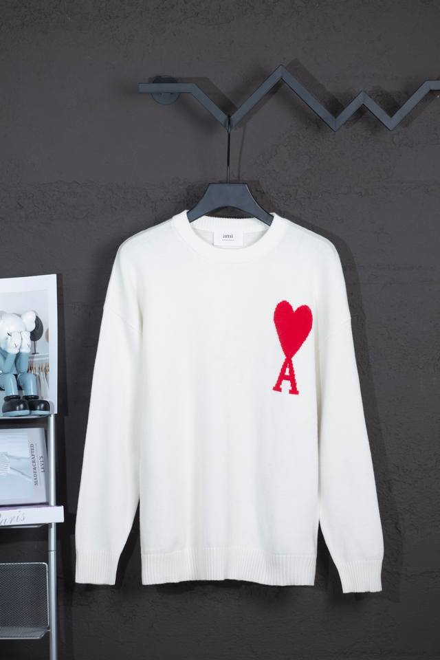 款号：Mq801 专属背景图 款号: Mq801 Ami经典爱心系列圆领毛衣 最高版本 支持对比 颜色: 白色红心， 尺码：S-Xl