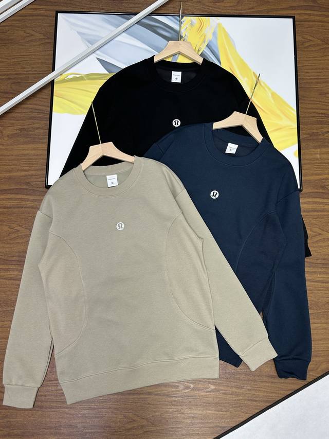 Lululemon露露乐蒙三色圆领套头卫衣秋季新款 情侣款 休闲套头卫衣登山棉面料！刺绣Log. 露露Lulu超火爆款系列帽衫 走出街简直无敌。版型采用了宽松版