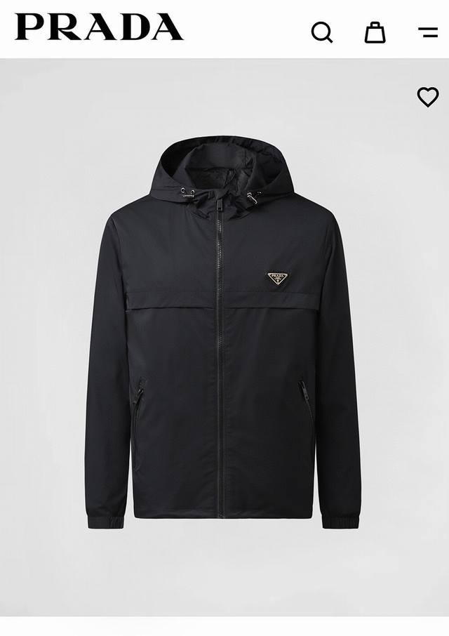 原单品质] 普拉达 2025新款上市意大利进口面料时尚连帽外套。欧洲专柜同步，上身更随意大方，专柜原版五金奢华高档定制配饰新作！奢华品牌特质Logo 专柜最新款