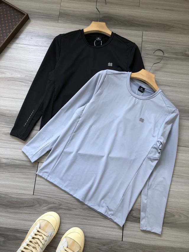 K家 徽标字母Logo胶印 防晒Upf160+ 微拉绒男款户外运动圆领长袖T恤打底衫. 颜色：浅蓝 黑色. 材质：氨纶锦纶混纺拉绒面料. 尺码：M L Xl 2