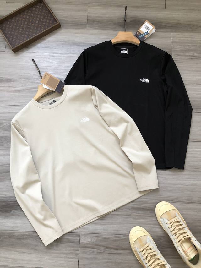 The North Face｜北面 Tnf Ss25 Flashdry Upf160+ 徽标Logo胶印 男女款防晒快干圆领长袖T恤. 颜色：浅卡其 黑色. 材