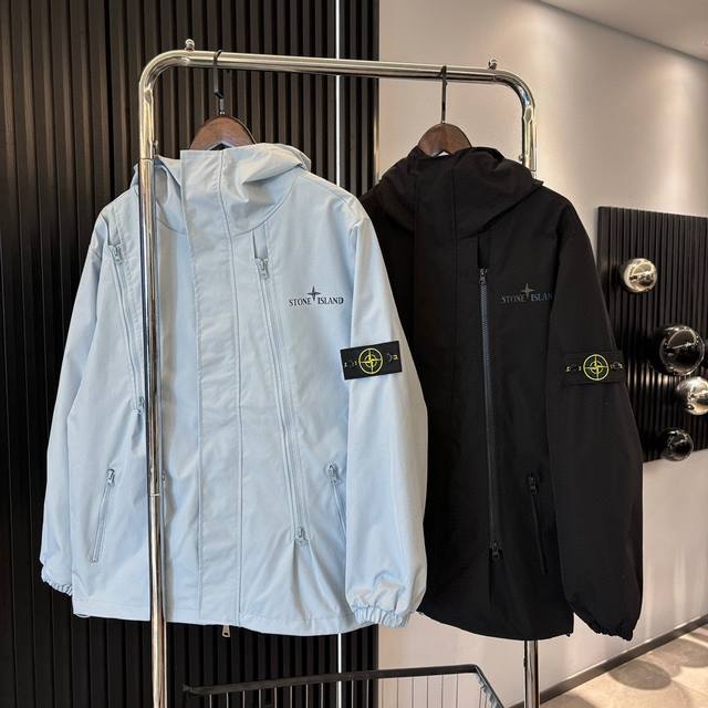 Stone Island石头岛多拉链连帽外套男女同款，双色袖标徽章，炫彩反光Logo Ins小红书抖音超火爆款 版型剪裁宽松 不显臃肿 超百搭，简直太好穿了 简