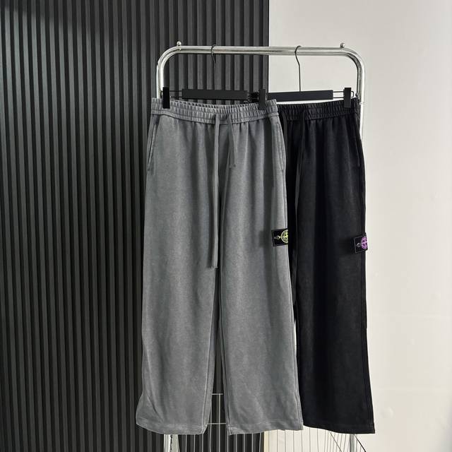 Stone石头岛水洗做旧抽绳毛圈高街卫裤 原相机实拍 一条裤子配两色袖标 男女同款 全新特殊水洗工艺达到做旧效果不重不浅 上身百搭，这个季节必备的一款长裤，长裤