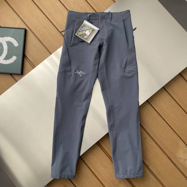 专柜还原顶级复刻版 Arcteryx 始祖鸟男士春夏季户外轻薄休闲长裤，一条真正的多功能冲锋好裤，值得每一个热衷户外的男士入手 简约设计，没有多余的装饰，真正的