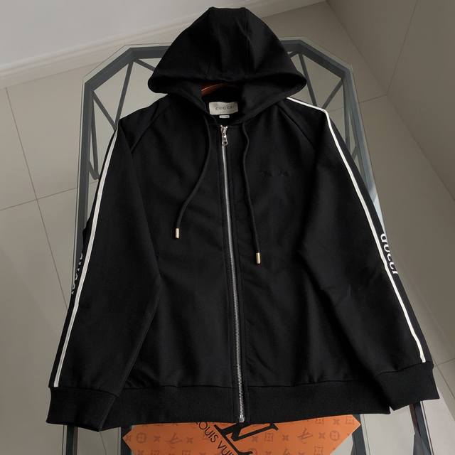 Gucci古驰2025Ss新款 织带 Logo刺绣休闲情侣款外套 原版面料高版本高品质 网红明星同款 男女同款-宽松欧版 400克高品质精密高科技针织面料棉质套