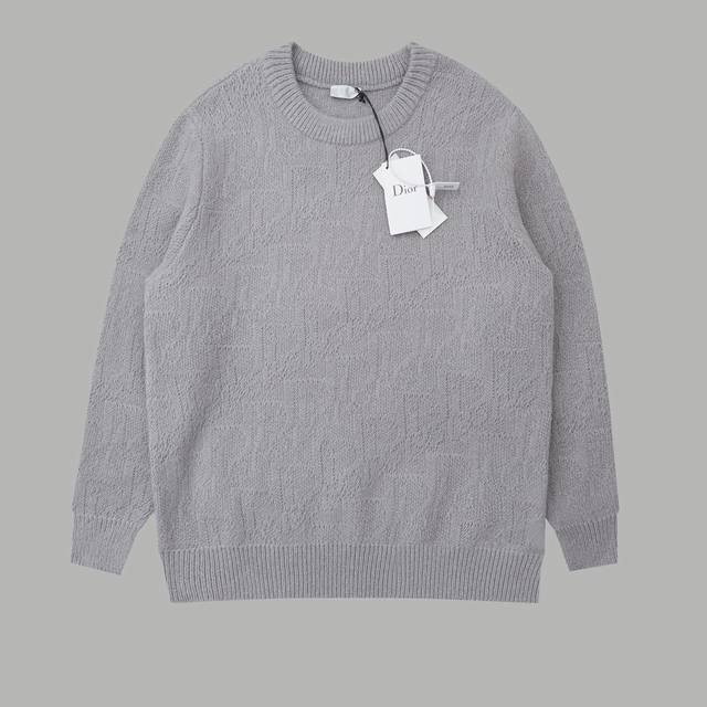 Cd 字母提花针织毛衣 轻奢主义 男女日常通勤穿搭必备单品 正确版本 欢迎对比 详细特征 采用50% 羊毛含量纱线 16支35%羊绒 15%合成纤维 采用德国进