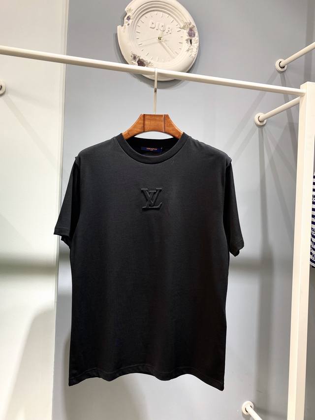 顶级最高版本 Lv路易威登Louis Vuitton 驴家1V 经典胸前凹凸图案圆领半袖T恤短袖 男女同款 情侣款 宽松版型 最高版本 原版面料 高版本 高品质