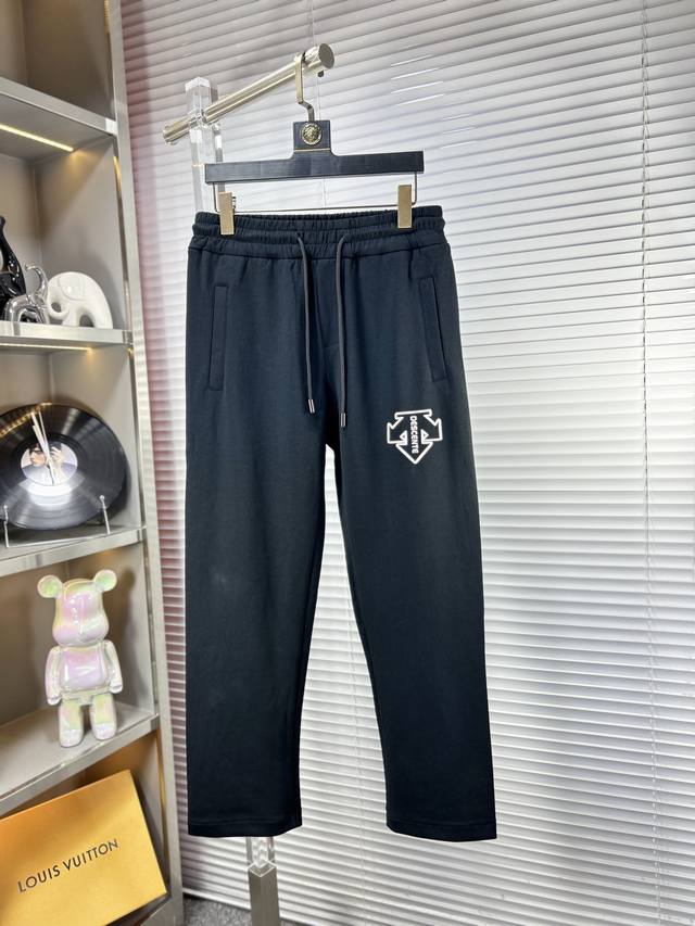 Desc*迪桑特 Ss25秋冬新款直筒休闲裤，官网同步发售卫裤，裤身工艺设计，进口客供辅料、面料定制，代工厂P出品免检！每个细节做到极致，原版五金配件，潮范十足