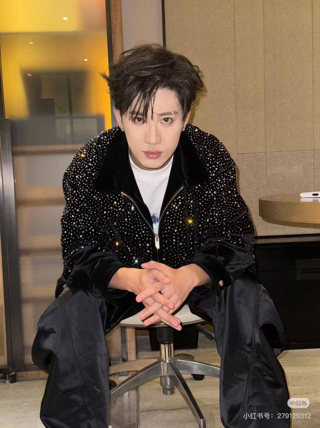 模特图 款号：N101 Goodbraand坠银星夜满天星灯芯绒棒球服拉链夹克外套 -全套1:1定制辅料定制三标Yuan版吊牌 -高端定制烫钻- - 整衣裁片印