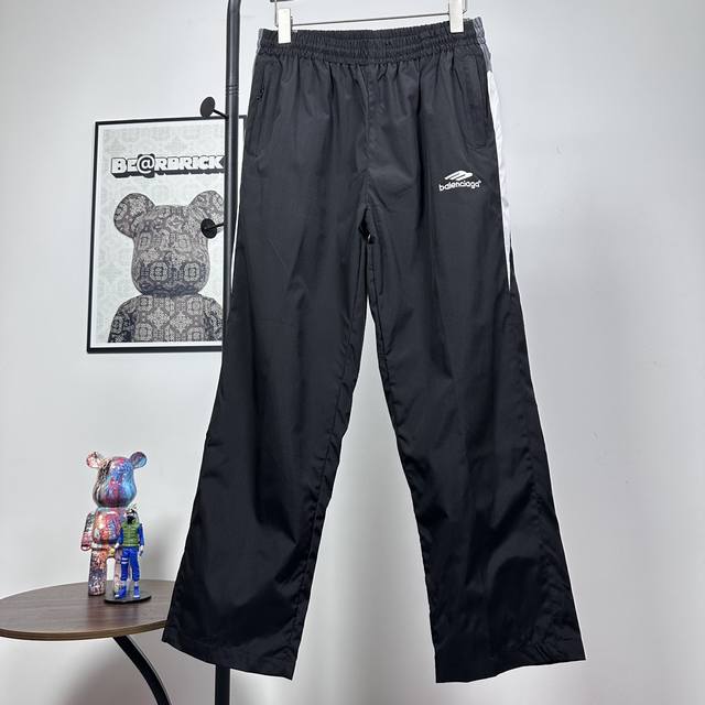 款号：Y02T 上新 Balenciaga丨巴黎世家 23Fw 走秀款3B拼接运动套装裤子 轻奢主义 男女日常通勤穿搭必备单品 正确版本 欢迎对比 详细特征 定