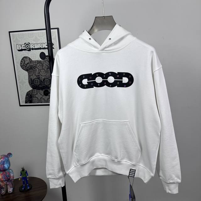 款号：R06 Goodbrand宝石彩钻长袖连帽卫衣 重工制作 扫码秒进官网 全部定制原版一致 超多细节所见即所得 认准独家背景 正儿八经500克纯棉大毛圈面料
