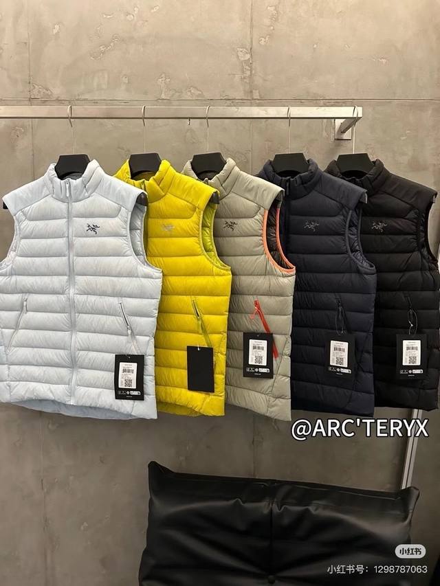 高品质刺绣Logo Arcteryx 始祖鸟秋冬羽绒立领情侣马甲轻薄款！ 经典款式 百搭而不会过时，款型简约而不简单，对于各种年龄段男士都能接受。立体修身裁剪，