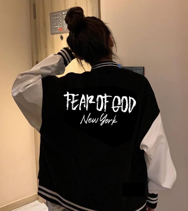 Fog Essentials 春秋季宽松夹克棒球服外套 官网发售｜超强版型｜男女同款 精选垂感一流复合双层南韩丝高级面料 手感超棒 丝滑垂坠 质感高级一眼万年春