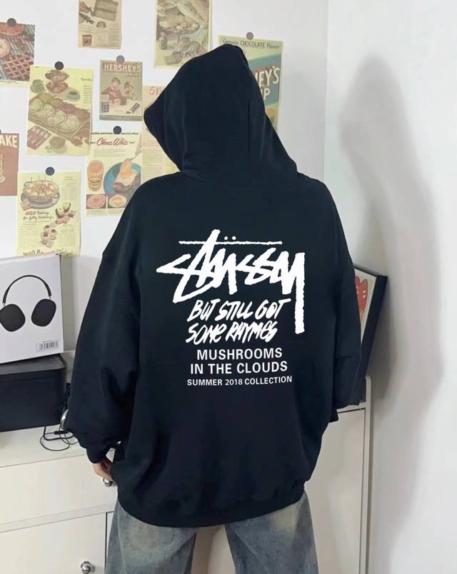 Stussy 斯图西24Ss官网限定收集2018年夏天主题春秋季连帽卫衣 本款采用新疆华棉面料，不起球不褪色不变形，质量超级好，柔软的让你爱不释手，布料挺实，绝