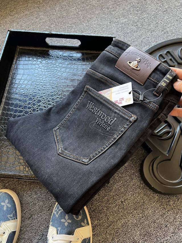 顶奢牛仔裤！ 人气爆款！Vivienne Westwood 西太后专柜新品重工水洗红羊绒牛仔裤！恒隆在售万元级，款号：3271 西太后家今年优选特级红羊绒牛仔面
