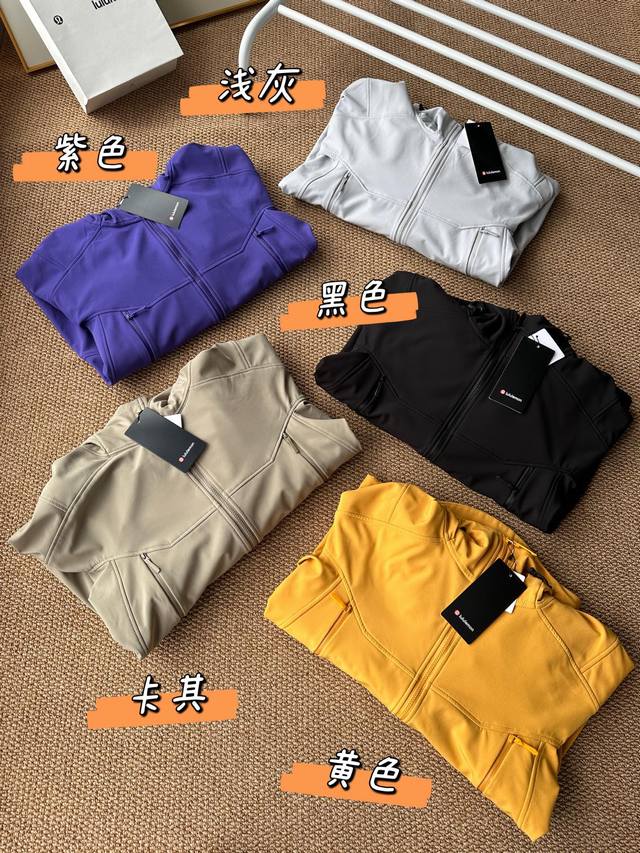 上新 款号8899 Lulu 露露情侣款冲锋衣外套，加绒，薄绒，软壳冲锋衣，高版本超美性价比，户外休闲轻松驾驭，适合各个领域，质检报告采用国标户外冲锋衣执行标准