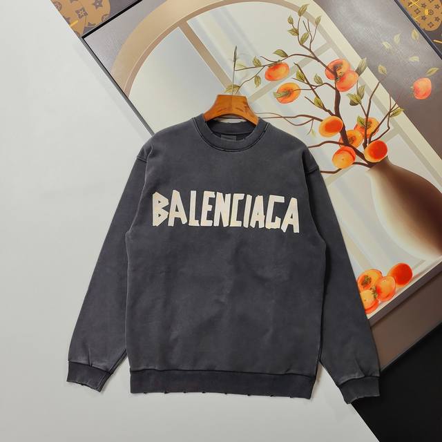 尺码Xs-L做旧款 Balenciaga巴黎世家卫衣2025秋冬装经典胶带拉浆印花水洗磨烂做旧圆领卫衣 本市场No.1的质量 真正天花板品质 全部原版开发注意细