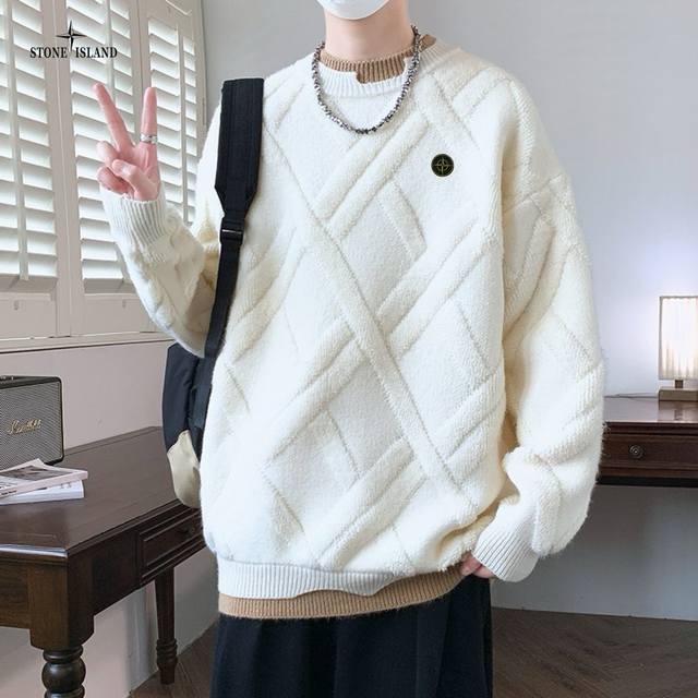 Yc上新发 Stone Island石头岛海外版25Ss新款四色慵懒风宽松版假两件情侣款毛衣 采用针织加厚面料 舒适透气 有质感 做工精细 走线规则 落肩袖宽松  Yc上新发 Stone Island石头岛海外版25Ss新款四色慵懒风宽松版假两件情侣款毛衣 采用针织加厚面料 舒适透气 有质感 做工精细 走线规则 落肩袖宽松