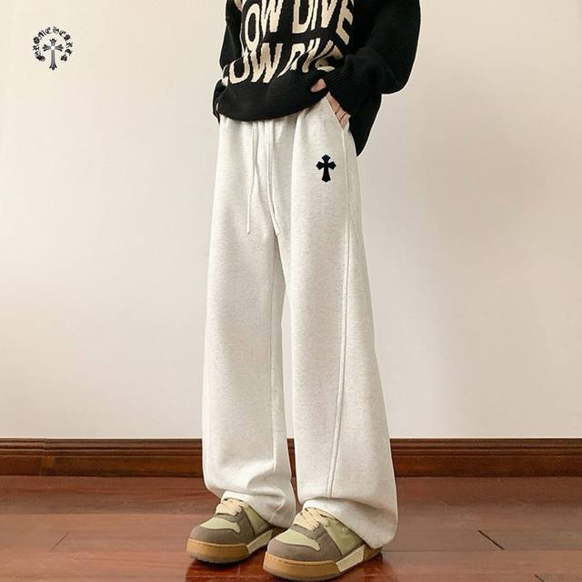 Yc上新发 Chrome Hearts克罗心海外版25Ss新款三色高品质休闲运动长裤 裤子版型宽松 细节完美 全棉针织面料耐磨耐脏 立体裁剪宽松版型 进口机器印