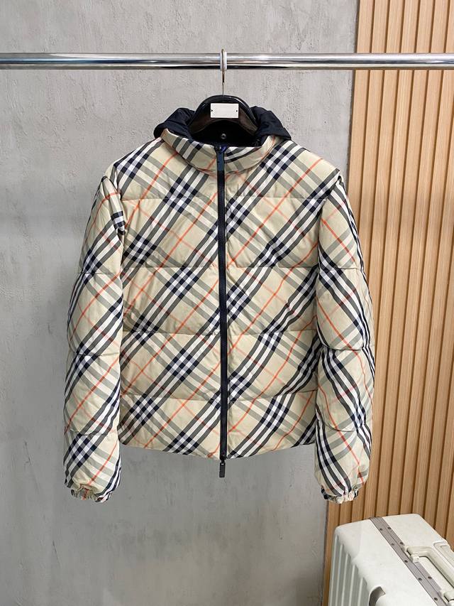 羽- Burberry 巴宝莉#25秋冬男士时尚双面穿羽绒服 轻奢时尚休闲风格，轻盈保暖柔软！低调系列时尚百搭，就是有型！香港贸易订单款，超级种草的神仙单品！作