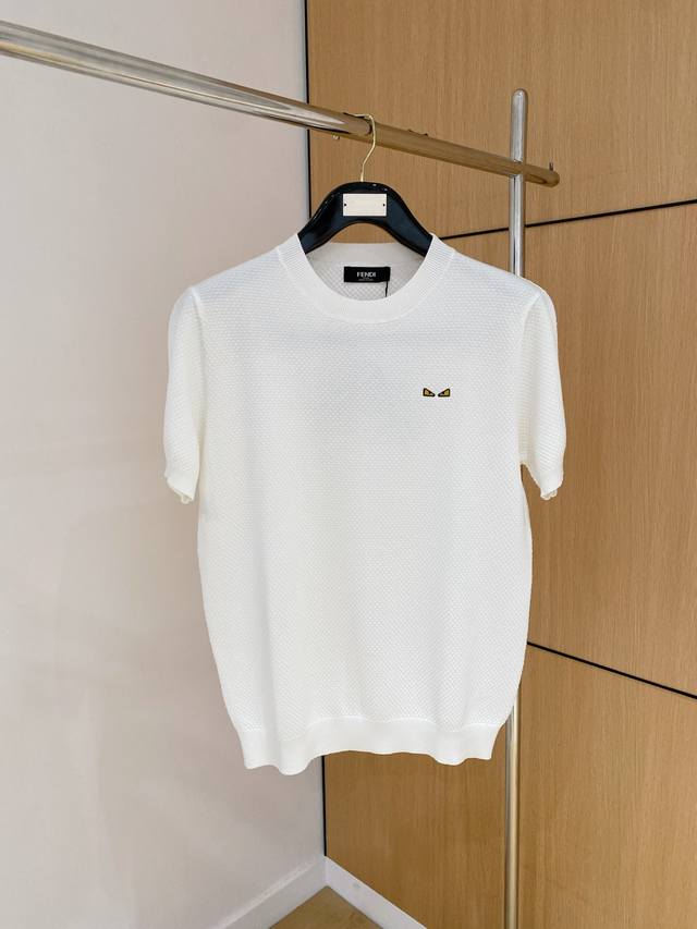 芬迪 2025早秋新款圆领羊毛针织衫精致羊毛针织工艺 所有细节做工完美简约时尚 适配商务、休闲等多种场合 码数M-Xxxl