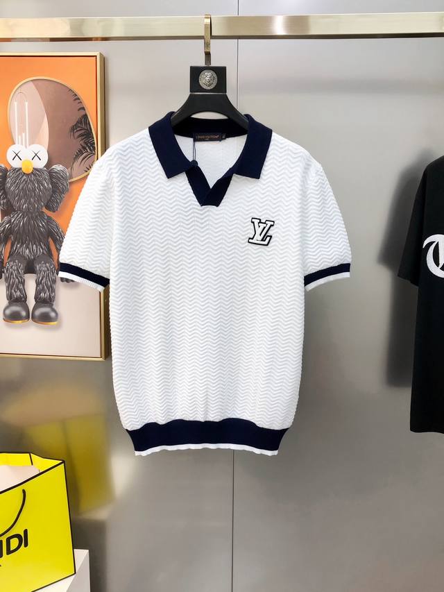 Lv 路易威登2025春夏新款男士原单翻领短袖针织毛衣 柜台同步售卖 高端品质爆款 时尚百搭 胸前贴布绣Logo标设计 定制进口天丝棉混纺面料 定制原版辅料 柔
