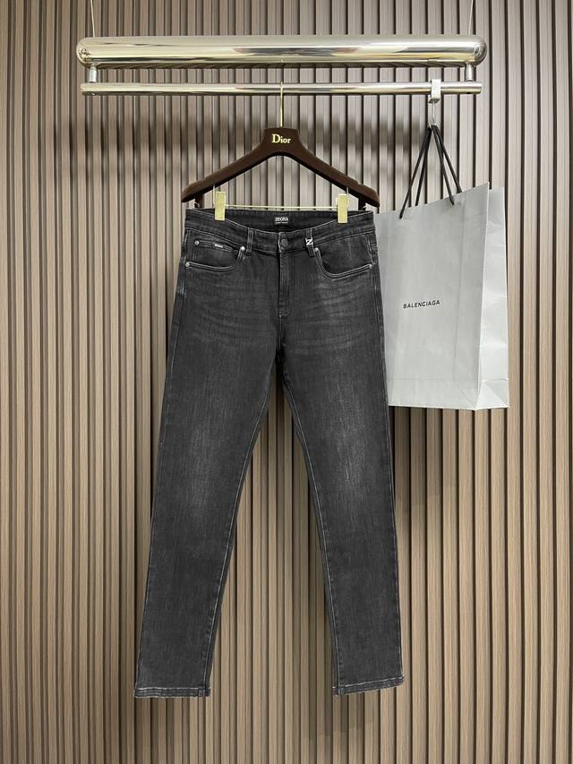 Ermenegildo Zegna 2025Ss早秋新品，时尚休闲牛仔裤，进口原版水洗弹力面料，上身舒适透气有弹力，原版五金辅料装饰，档次极高，版型超正，简约易
