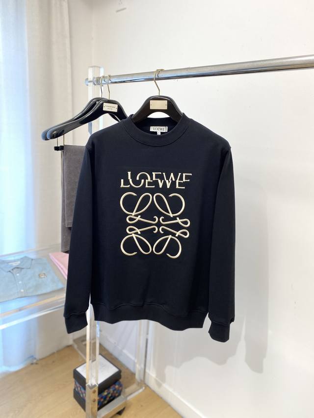 罗意威、2025新品卫衣，帅气时尚，胸前精致刺绣图案字母Logo，简约百搭款。面料棉 不仅挺括，保持潮流的廓形，又穿着舒适，纱织更细腻，码数S-Xl